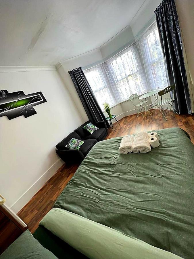 Woodgreen House Hotel Londen Buitenkant foto