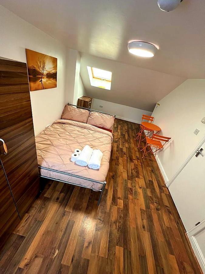 Woodgreen House Hotel Londen Buitenkant foto