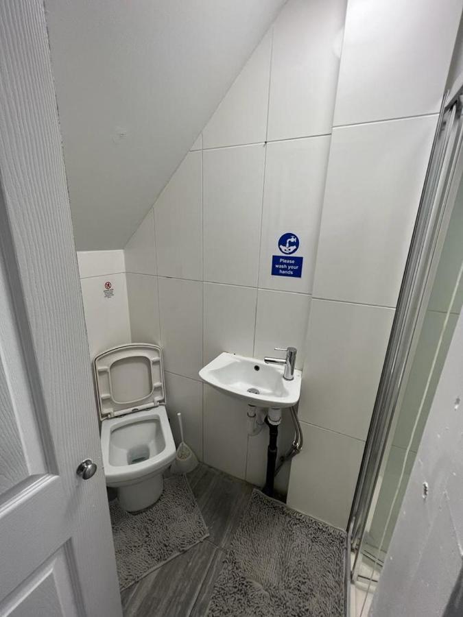 Woodgreen House Hotel Londen Buitenkant foto